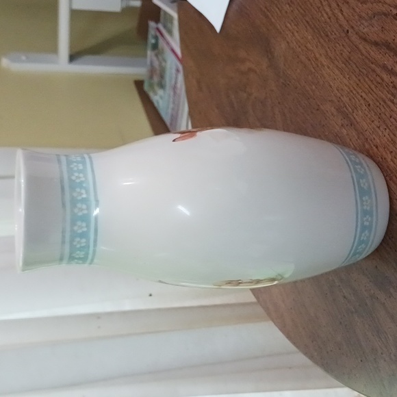 Disney vase - Picture 2 of 3